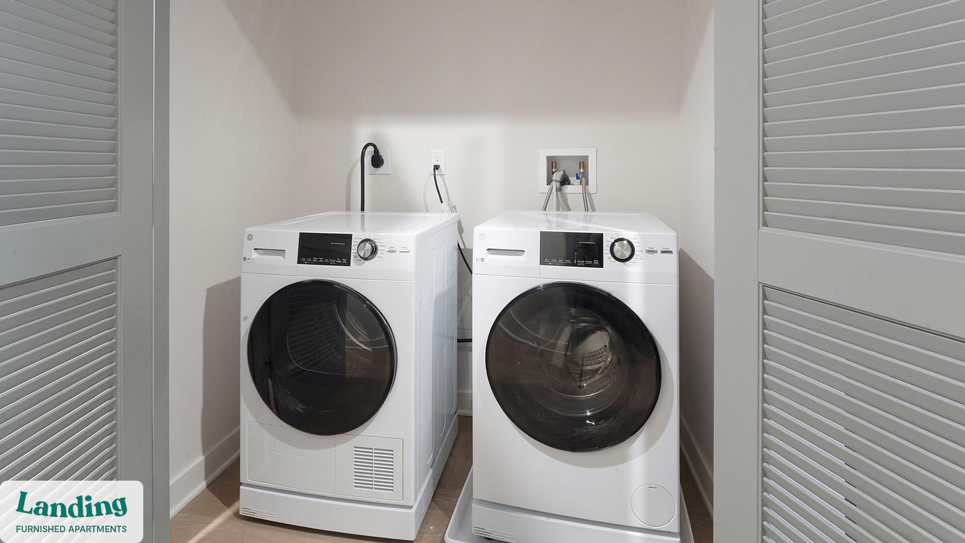 Building Photo - 350 Maple Dr SW