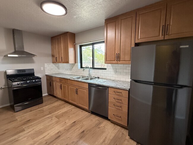 Building Photo - 2729 Bel Air Dr NE