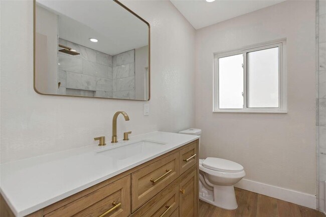 Building Photo - 245 Grove Cir N