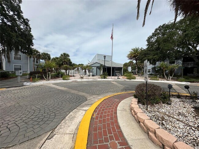 Building Photo - 3766 Southpointe Dr