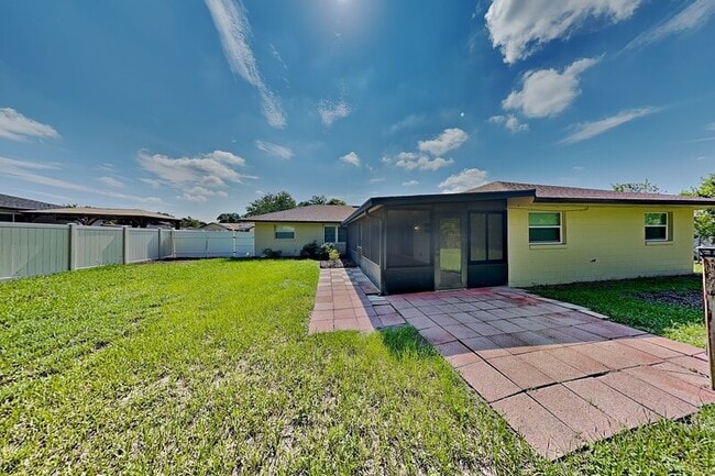 Building Photo - 1016 Manchester Cir