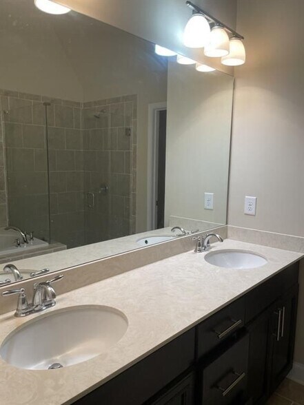 Building Photo - 4309 Tacoma Trce