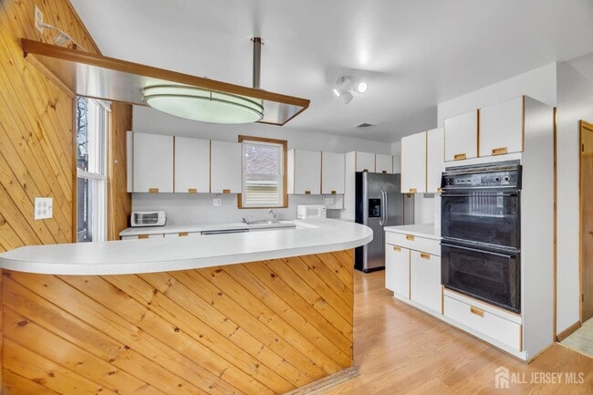 Building Photo - 128 E Colfax Ave