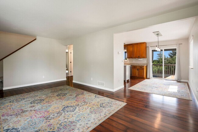 Building Photo - Updated 4 Bedroom Home with Amazing Yard, ...