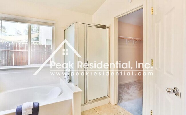Building Photo - Spacious Elk Grove 4bd/2ba Home with 2 Car...