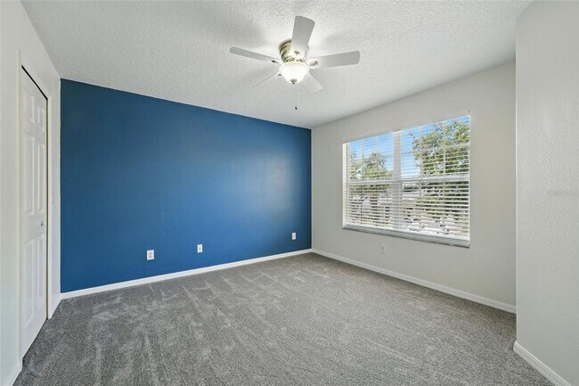 Building Photo - 4 Bedroom 2.5 Bath Two Story Hunters Creek...