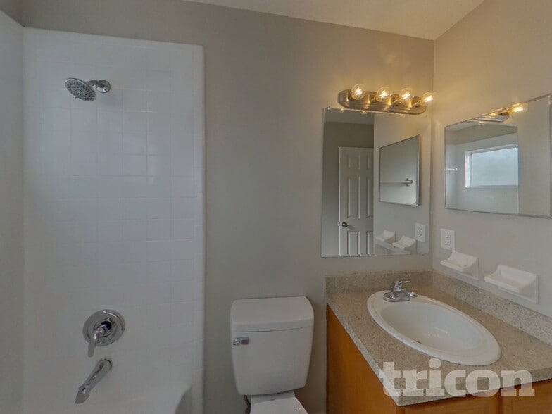 Building Photo - 8158 Pilgrims Trace Dr