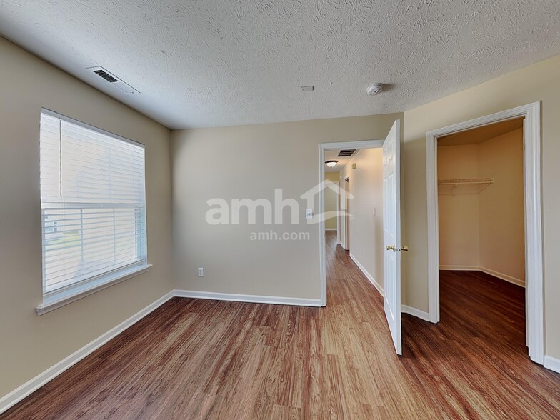 Building Photo - 10619 Northern Dancer Dr