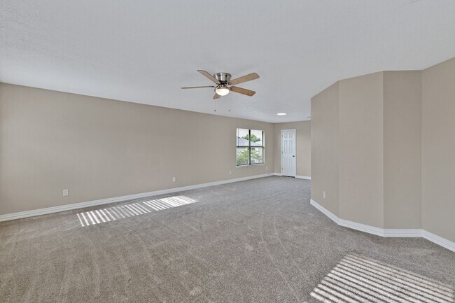 Building Photo - 6205 Winnebago Ct