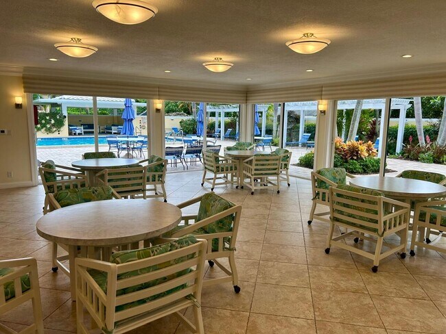 Building Photo - 1 SE Turtle Creek Dr