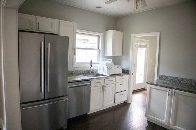Building Photo - 136 Owsley Ave