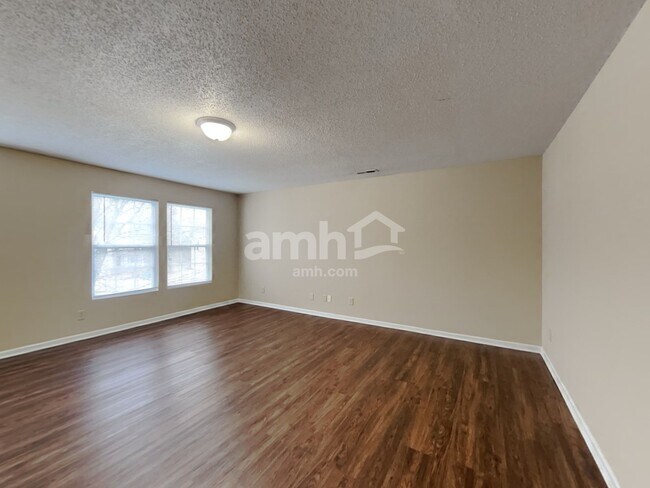 Building Photo - 10935 Parker Dr