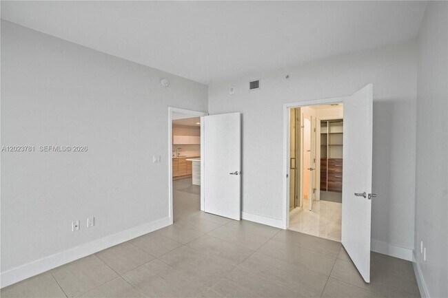 Building Photo - 16385 Biscayne Blvd
