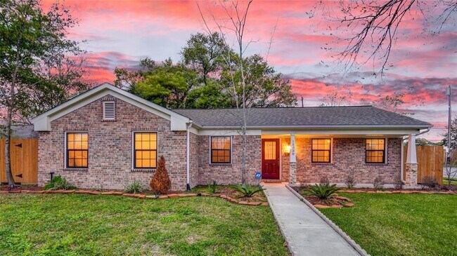 Building Photo - 11038 Waxwing St
