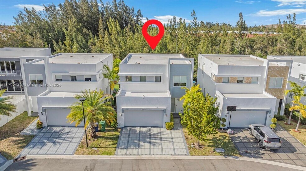 Building Photo - 10373 NW 68th Ter