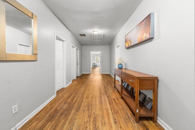 Building Photo - 1070 Mayson Turner Rd NW