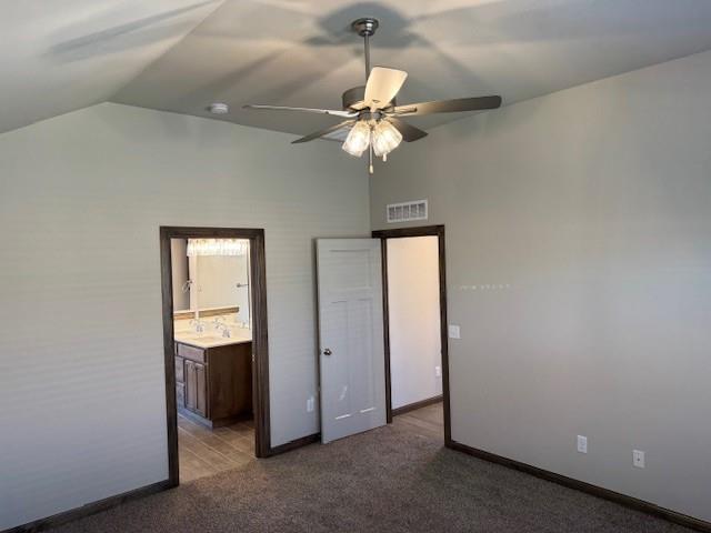 Building Photo - 704 Argos Rd