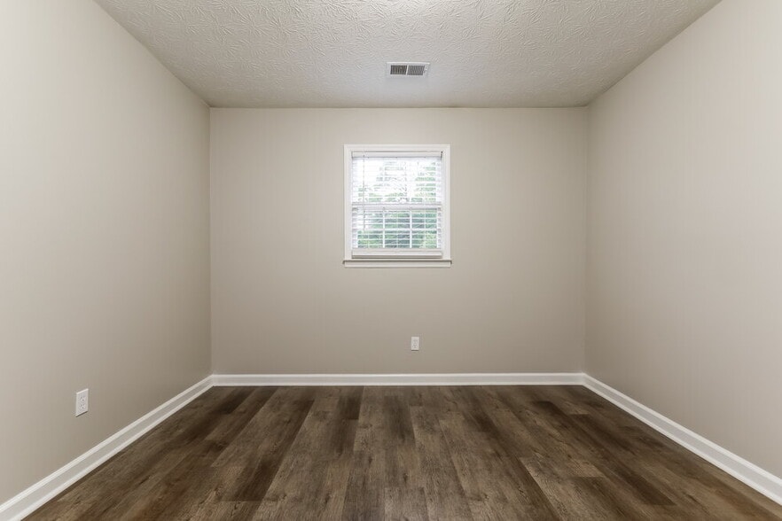 Building Photo - 1212 Summit Links Ct