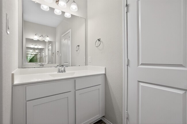 Building Photo - 16817 Pink Wintergreen Dr