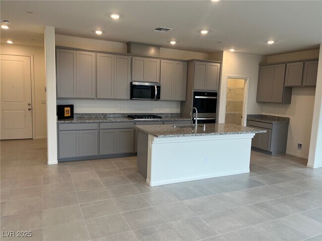 Building Photo - 1550 Rock Kestrel St