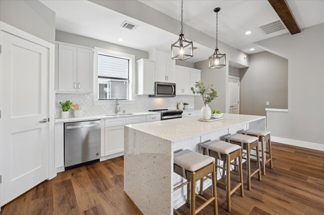 Building Photo - 3102 Eunice St