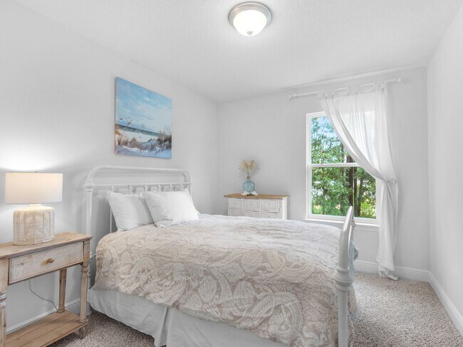 Building Photo - Brand New Furnished Townhome located just ...