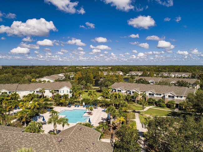 Building Photo - 2 Bedroom Condo W/ Garage in Lakewood Ranch