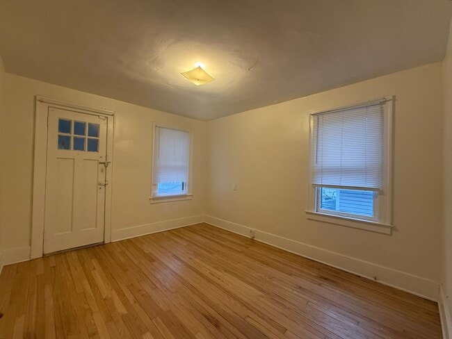 Building Photo - 335/337 Ardmore Dr