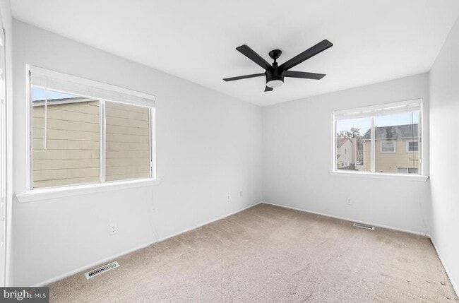 Building Photo - 75 Fomalhaut Ave