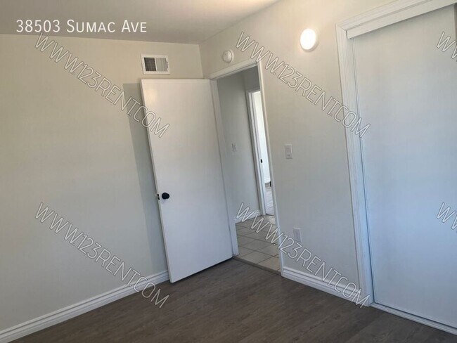Building Photo - 38503 Sumac Ave
