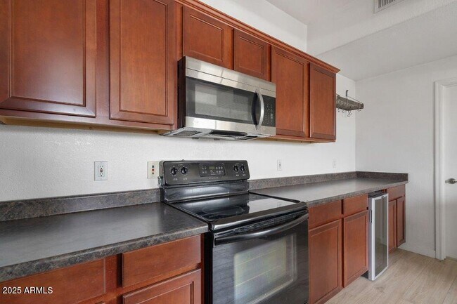 Building Photo - 3302 N 7th St