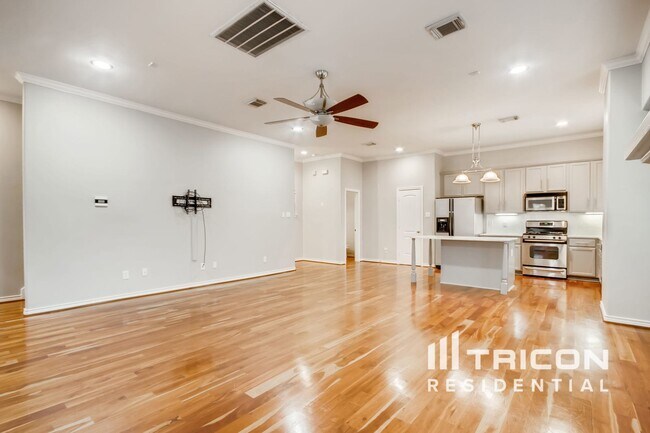 Building Photo - 5407 Kansas St