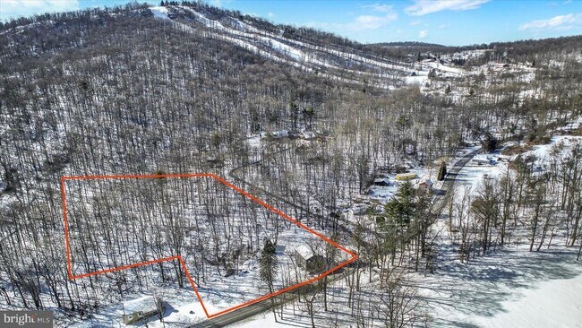 Building Photo - 1365 Roundtop Rd