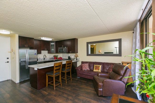 Building Photo - 411 Hobron Ln