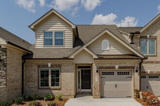 Building Photo - Brand new Luxurious 3 bedroom 3 bath + LOF...