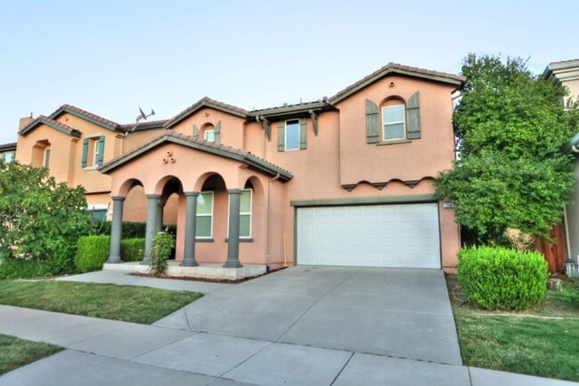 Building Photo - Beautiful 4 Bed 3 full bath Natomas Home!!