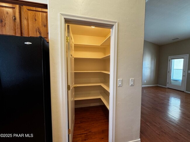 Building Photo - 3750 N Meadowlark Dr