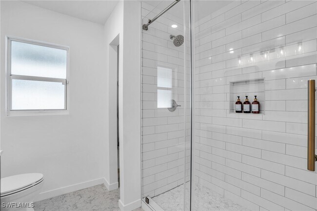 Building Photo - 226 Willowick Dr