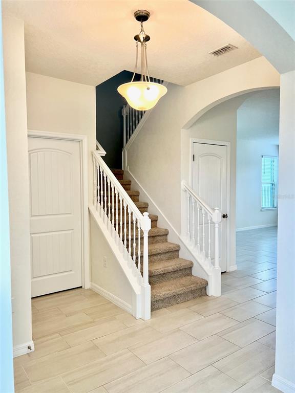 Building Photo - 9330 McLaren Alley