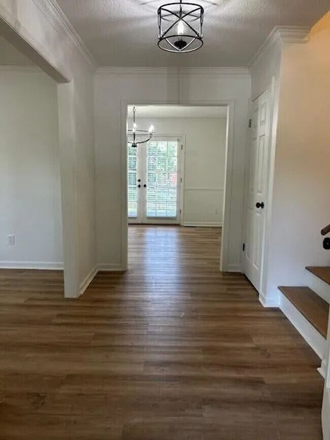 Building Photo - GORGEOUS RENOVATED HOME