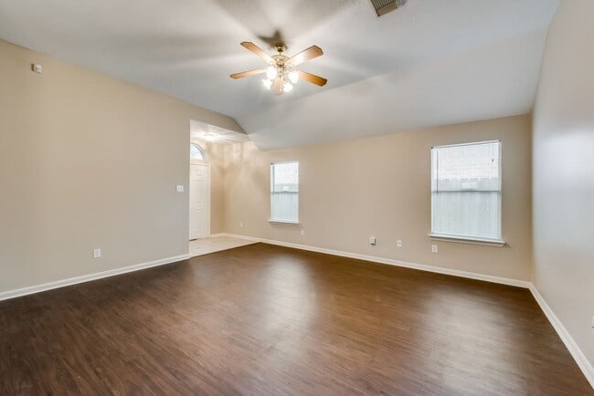 Building Photo - 8342 Fuqua Gardens Dr
