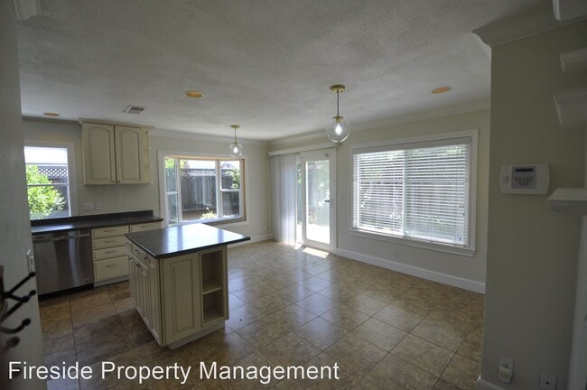 Building Photo - 4 br, 2 bath House - 5956 Cabral Ave