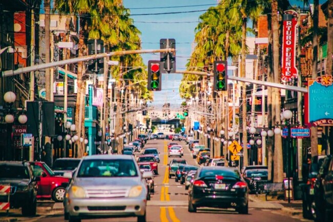 Building Photo - 1704 N 17th St