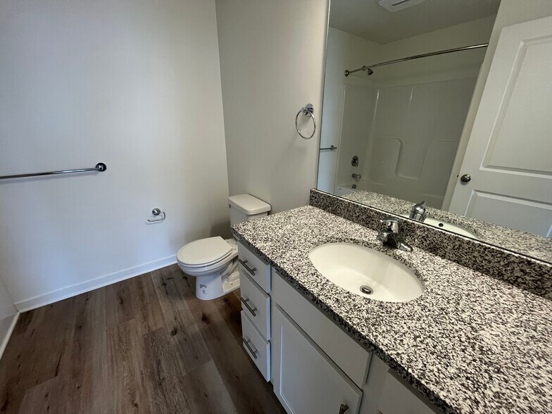 Building Photo - 11295 Sessions Dr NW