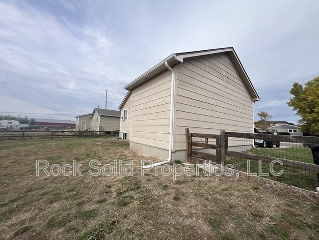 Building Photo - 907 Arcadian Dr
