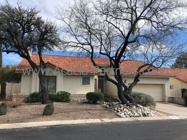 Building Photo - Three Bedroom/Two Bath Home