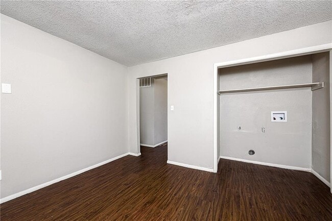 Building Photo - 1935 W Stone St