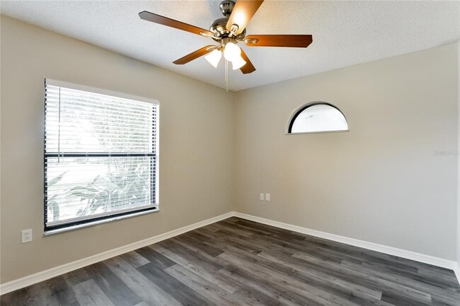 Building Photo - 1312 Seagate Dr S