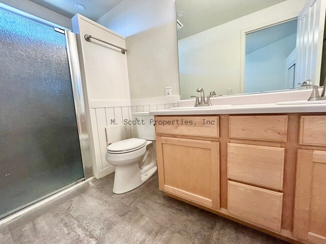 Building Photo - 1420 Chiltern Ct