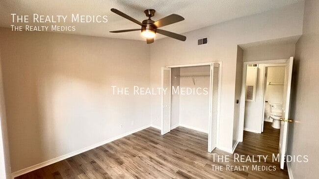 Building Photo - 3043 Antique Oaks Cir